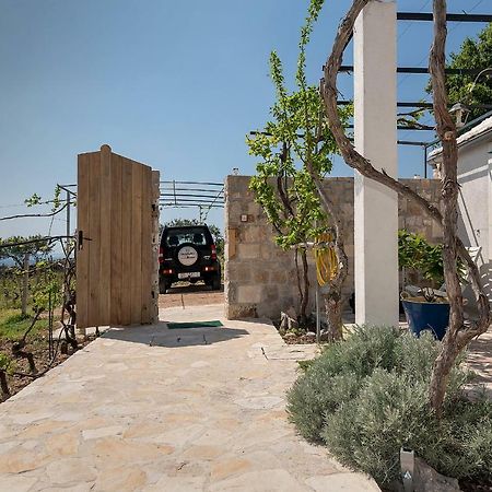 Holiday Home Vineyard House Bol Kültér fotó