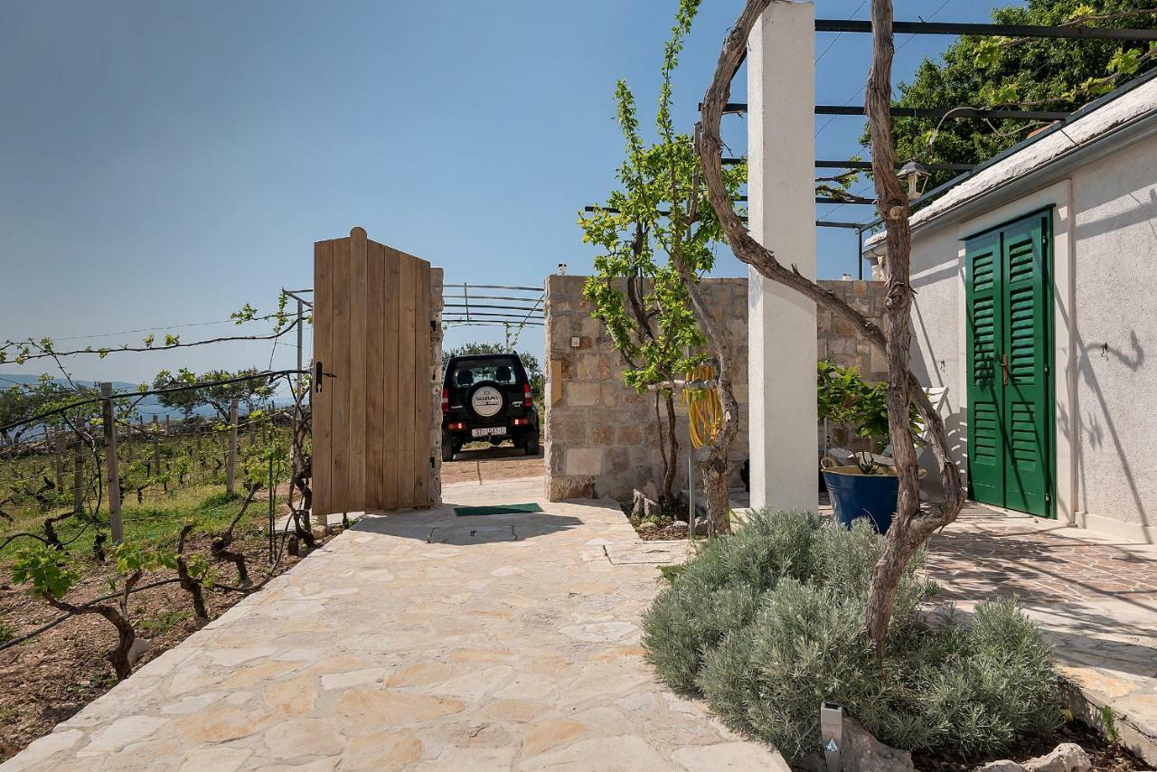 Holiday Home Vineyard House Bol Kültér fotó